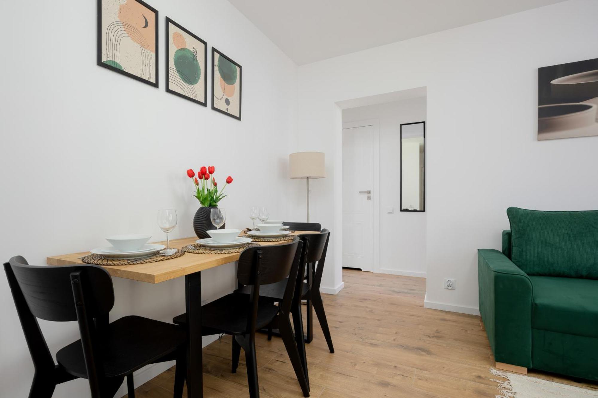 Apartment Cozy Near Royal Baths Park By Renters Warsaw