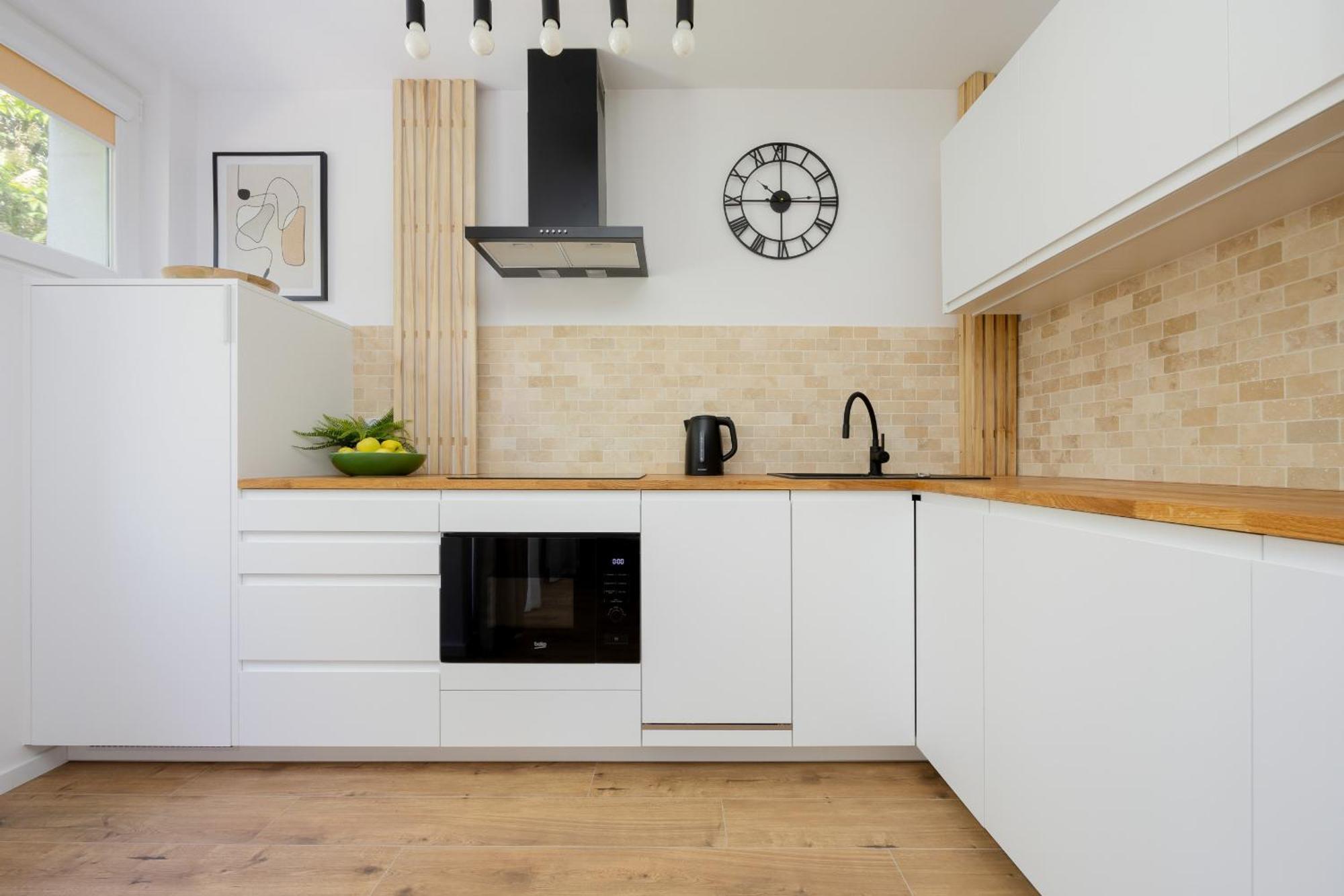 Apartment Cozy Near Royal Baths Park By Renters