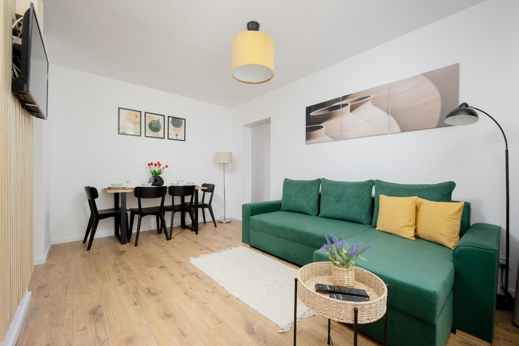 Cozy Near Royal Baths Park By Renters Warsaw